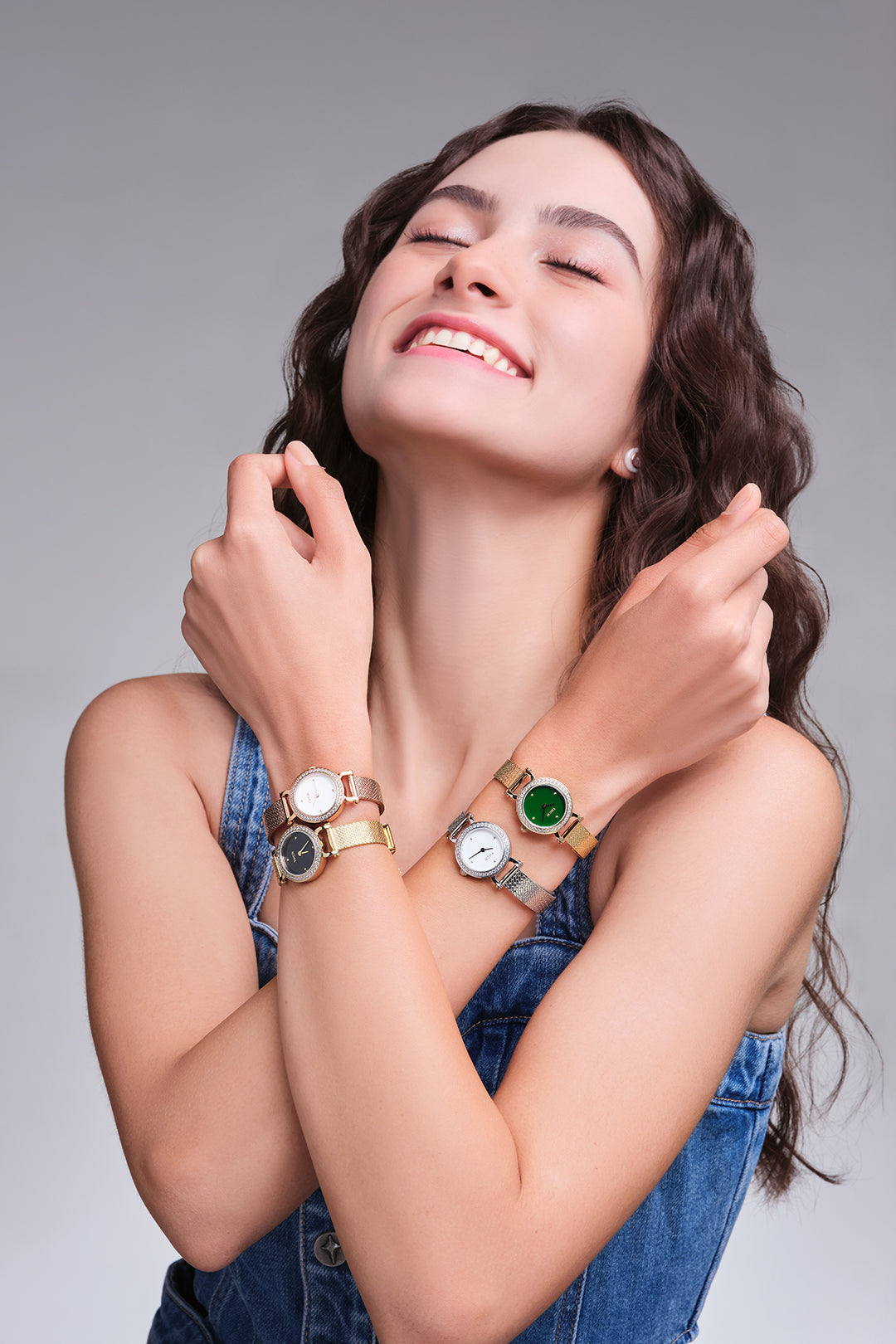 THCN C· I Reflection Black DIal Gold Mesh Band Watch