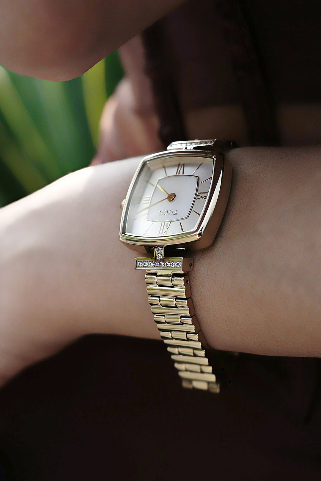 THCN T· II White Mother-of-Pearl Dial Gold Bracelet Watch