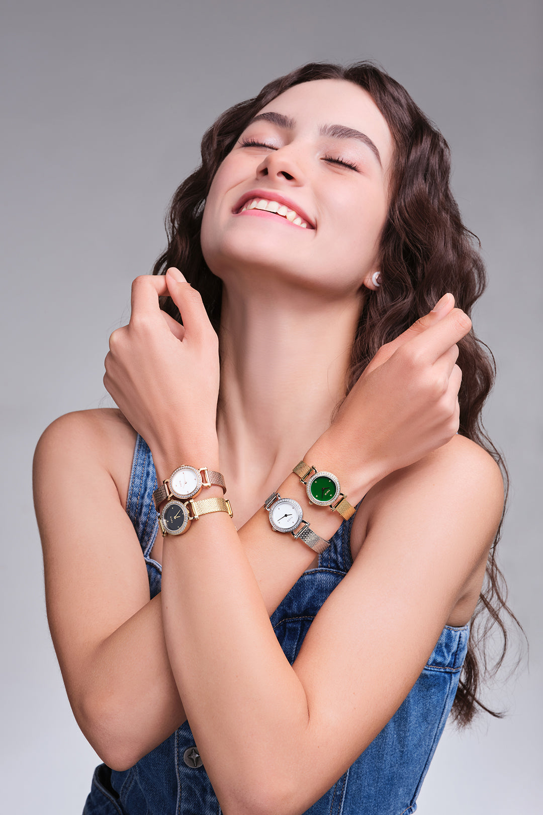THCN C· I Eggshell Green Dial Gold Mesh Band Watch